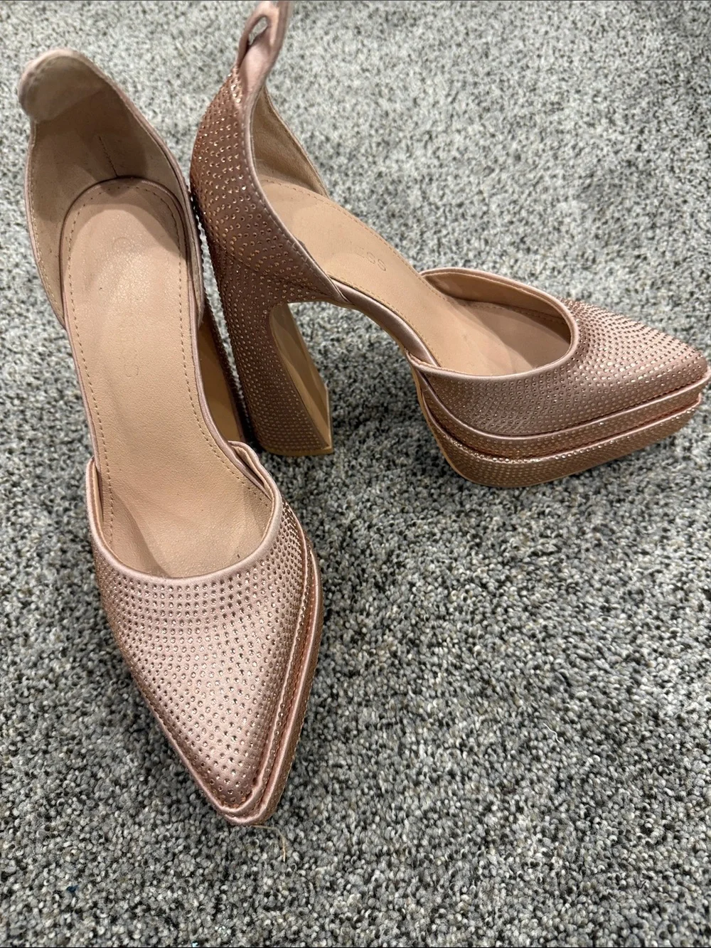 Berness Blaze Platform Pump in Blush Pink